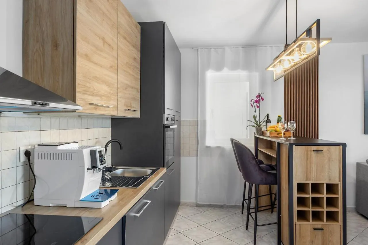Romeo&Julia- Newly Refurbished Apartment Near Medulin Pomer 0*,  Kroatië
