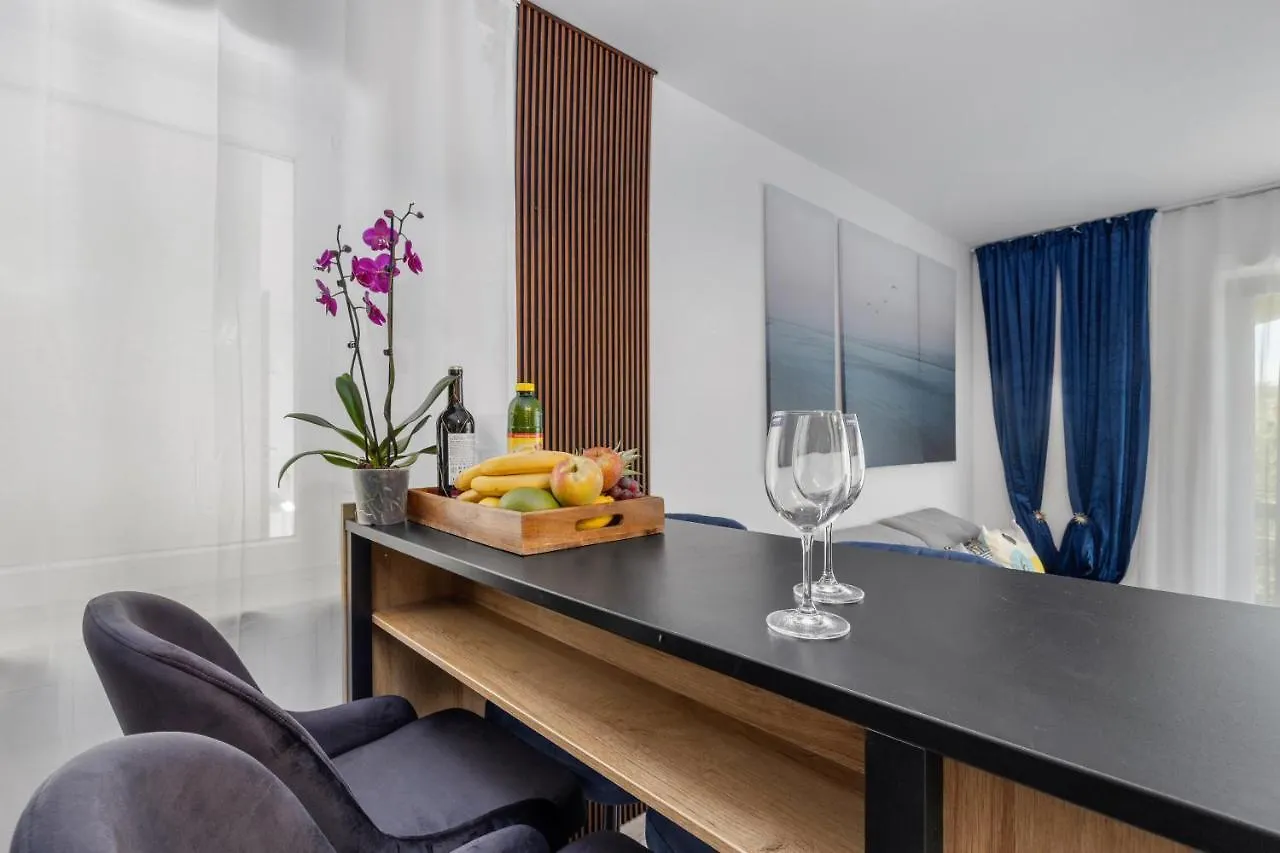 Romeo&Julia- Newly Refurbished Apartment Near Medulin Pomer