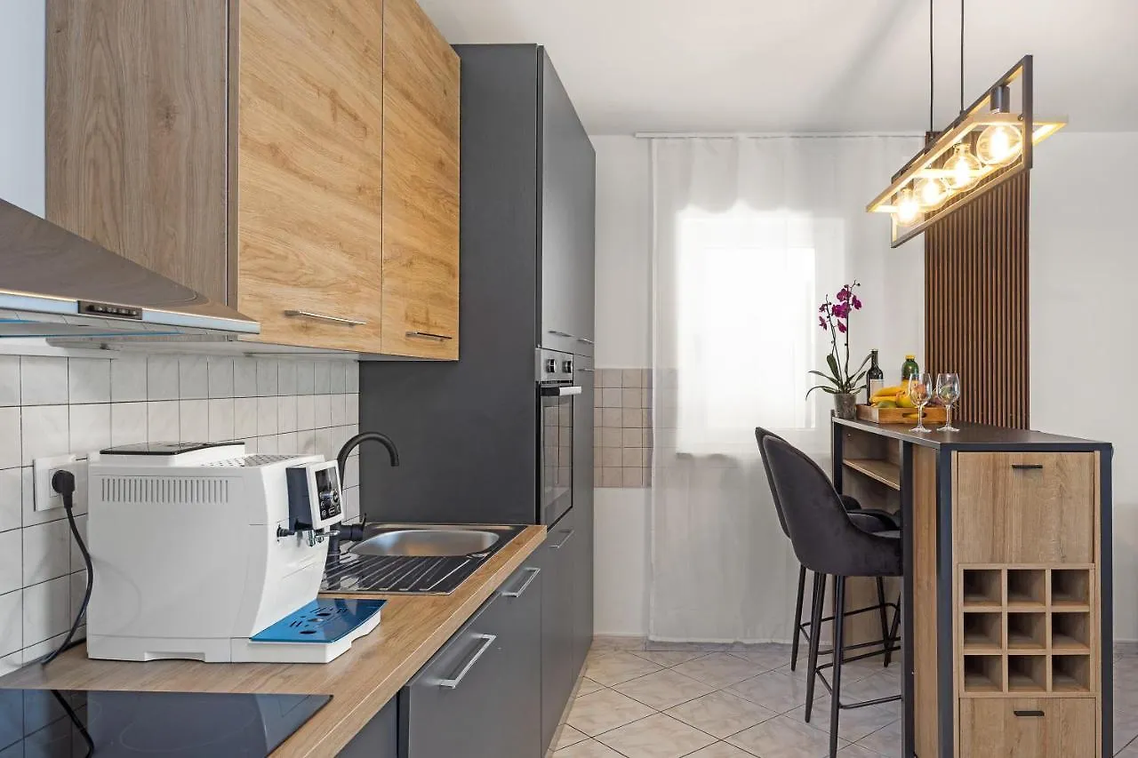 Romeo&Julia- Newly Refurbished Apartment Near Medulin Pomer Kroatië