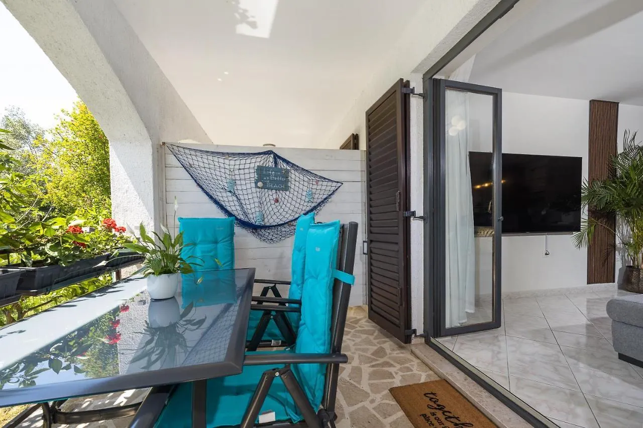 Romeo&Julia- Newly Refurbished Apartment Near Medulin Pomer