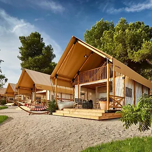Vakantiepark Arena One 99 Glamping, Pomer